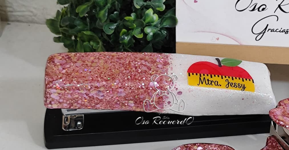 Grapadora 🖍️✏️🌈🍎 1 pieza